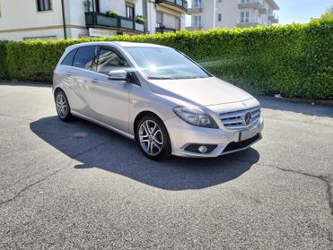 Mercedes-benz B 180 Benz Premium