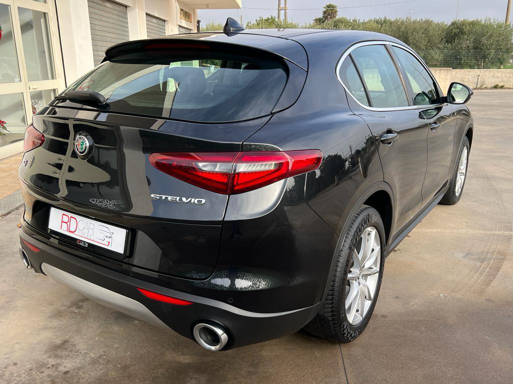 Alfa Romeo Stelvio 2.2 Turbodiesel 210 CV AT8 Q4 Executive