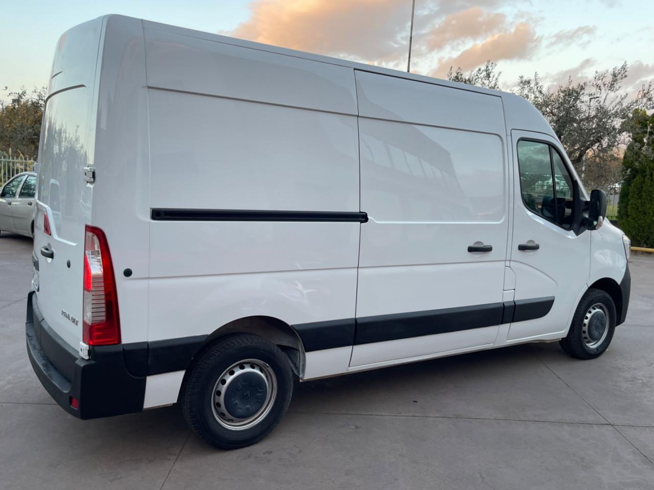 Renault Master L2H2 T35 dci 135 Cv