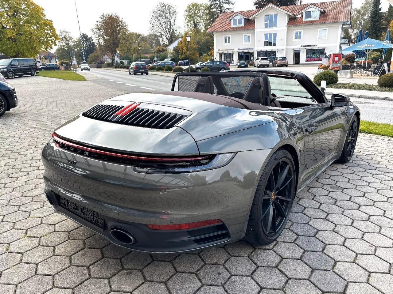 Porsche 911 Carrera Cabriolet
