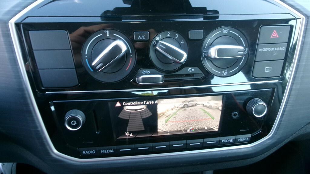 Volkswagen up! 1.0 Cross !