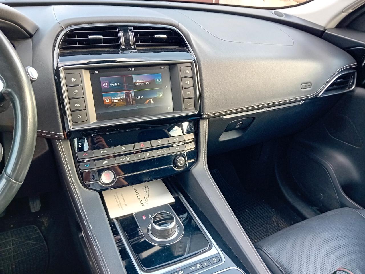 Jaguar F-Pace 2.0 D 180 CV AWD aut. R-Sport