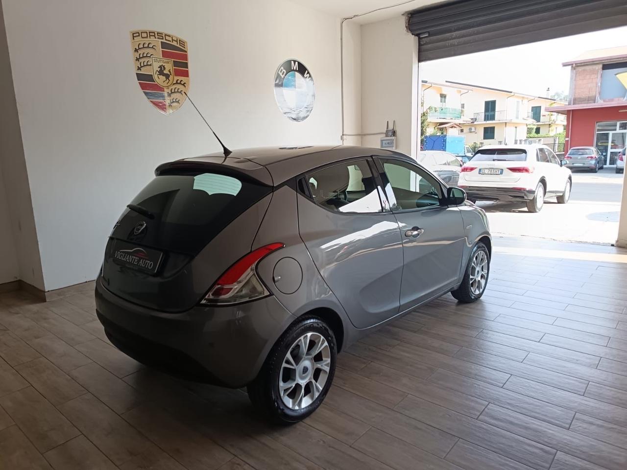 Lancia Ypsilon 1.2 69 CV 5 porte GPL Ecochic Platinum