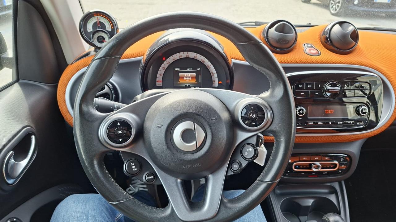 Smart fortwo EQ Prime iva esposta