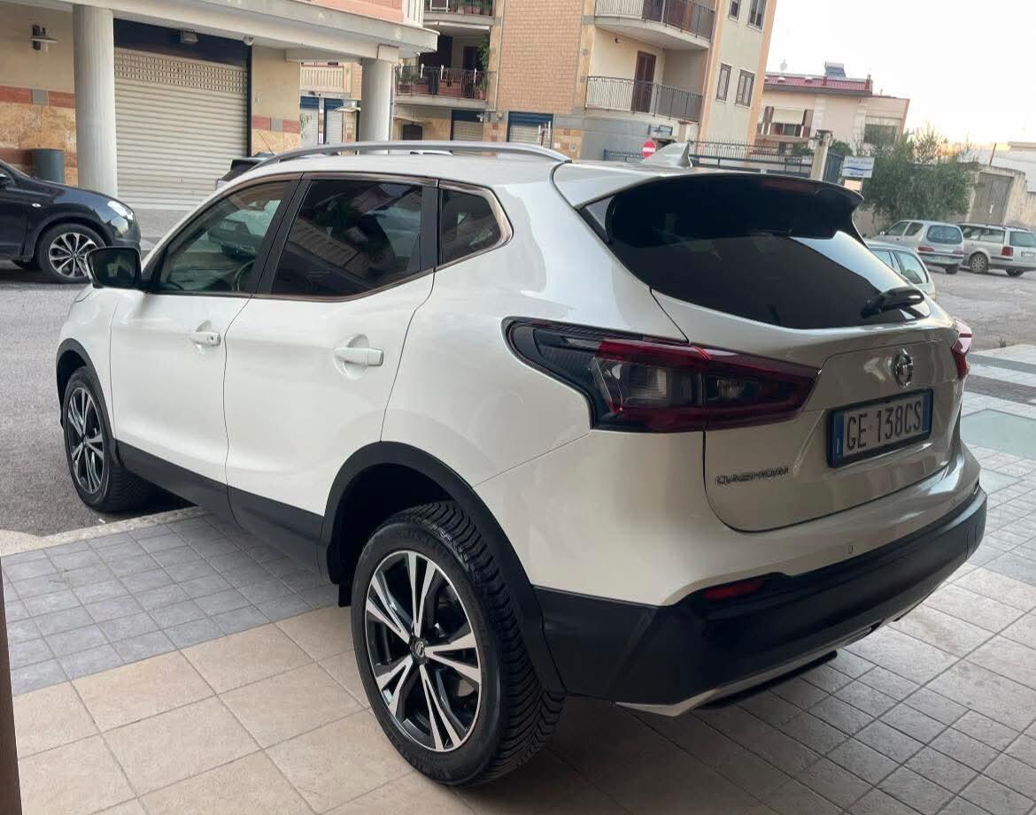 Nissan Qashqai 1.7 dCi 150 CV 4WD CVT N-Connecta TETTO LED TELEC 360 18'