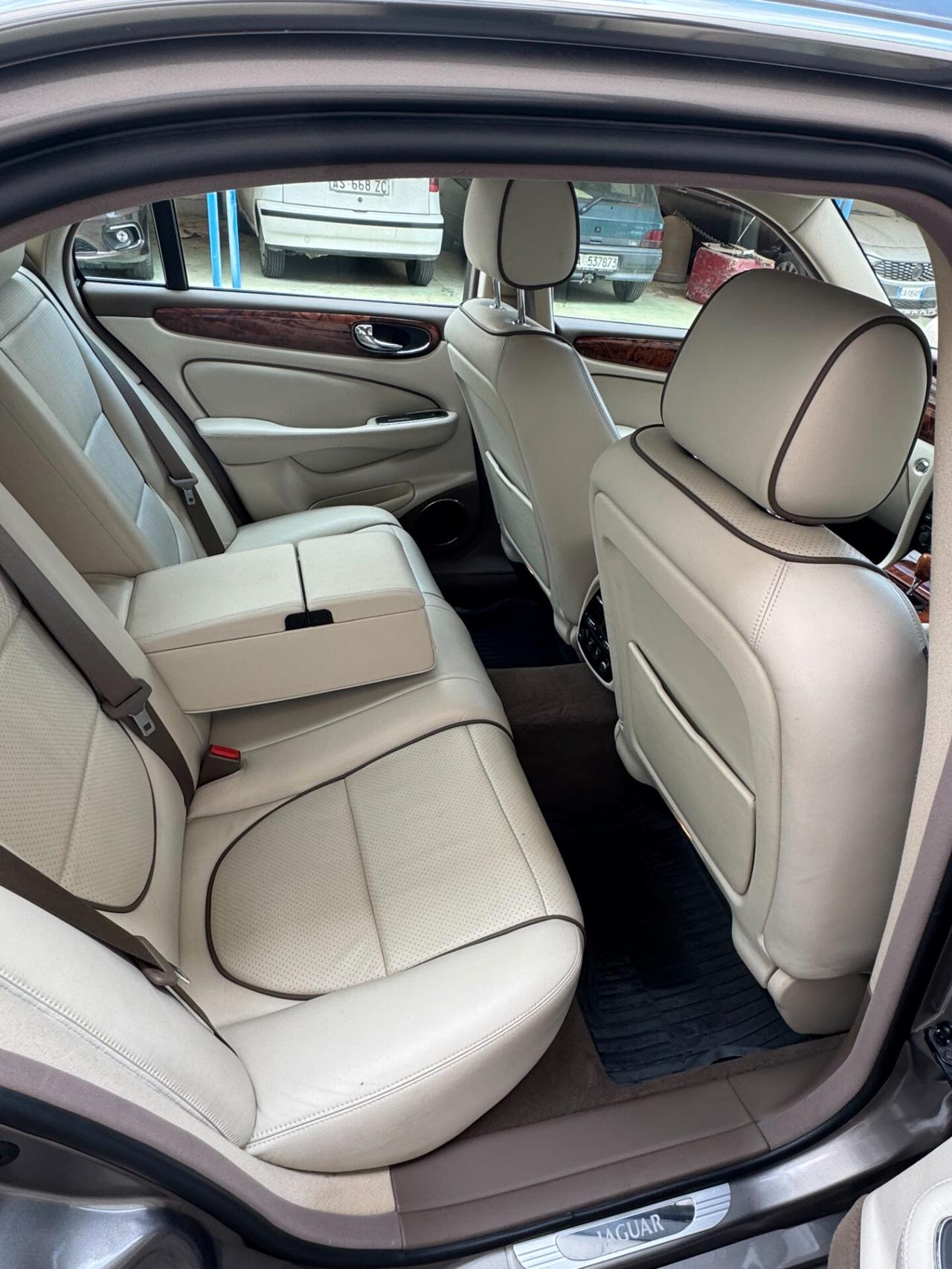 JAGUAR XJ 2.7 D V6 SOVEREIGN FULL OPTIONAL
