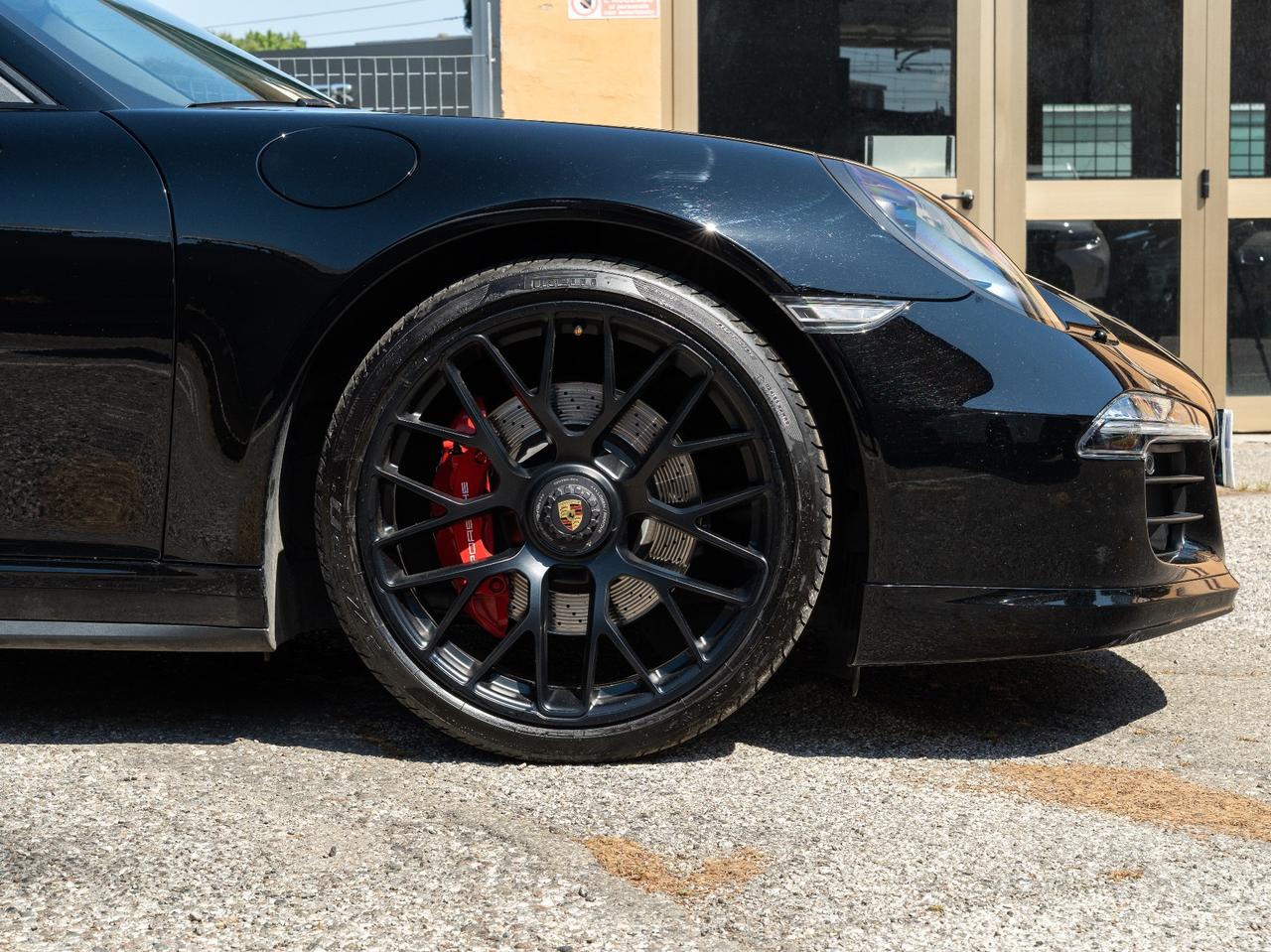 Porsche 911 3.8 Carrera 4 GTS Coupé