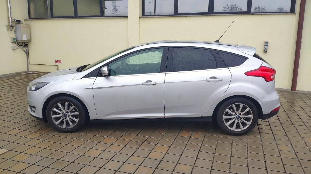 FORD Focus SOLO PER COMMERCIANTI AUTO SENZA GARANZIA
