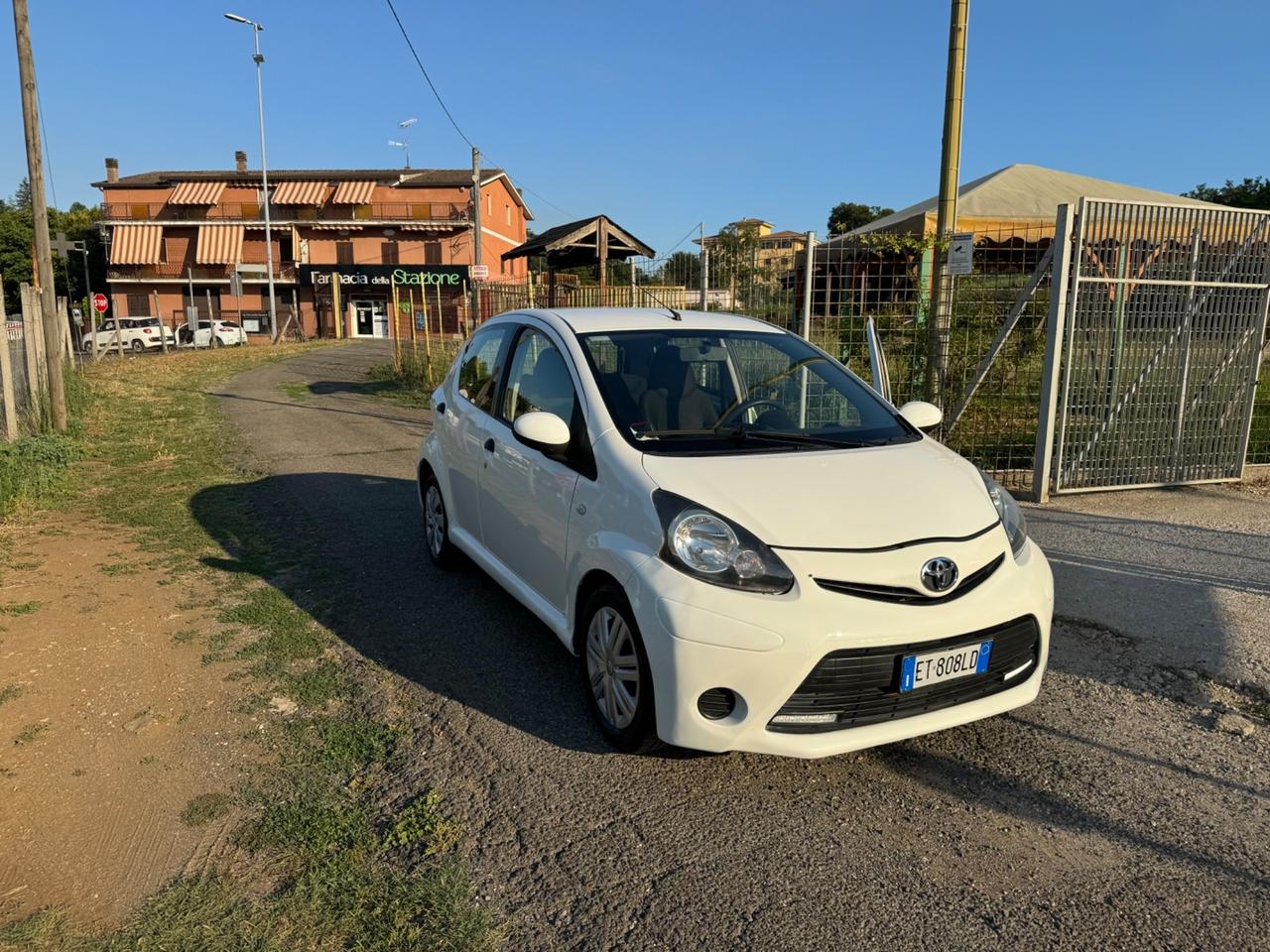 Toyota Aygo 1.0 12V VVT-i 5 porte Active Connect NEOPATENTATI