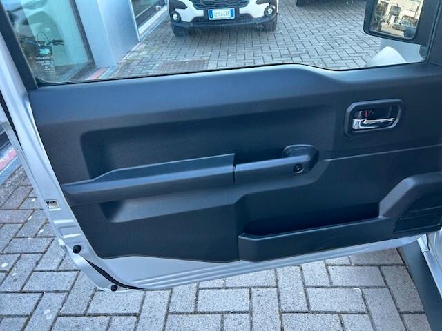 Suzuki Jimny 1.5 5MT Top