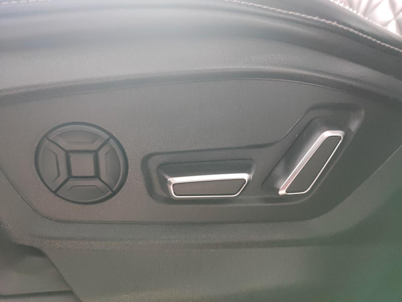 Audi Q8 55 TFSI quattro tiptronic Sline Plus