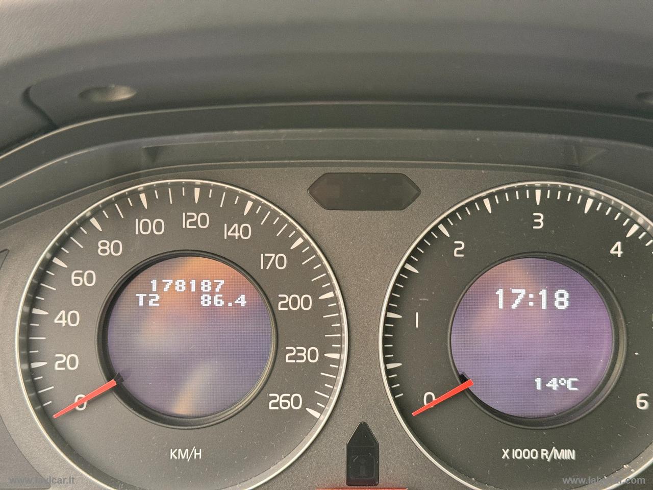 VOLVO XC60 D4 Geartronic Momentum