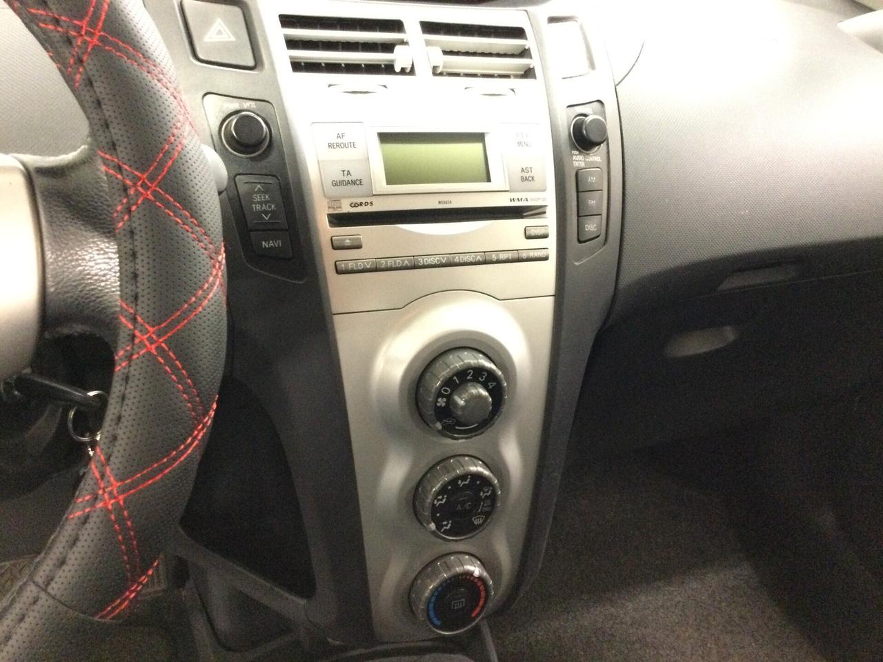 Toyota Yaris 1.3 5 porte Luna