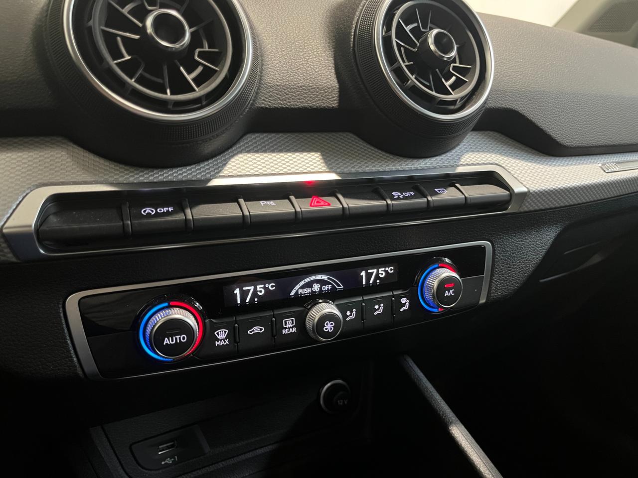 AUDI Q2 30 TDI S-TRONIC BUSINESS