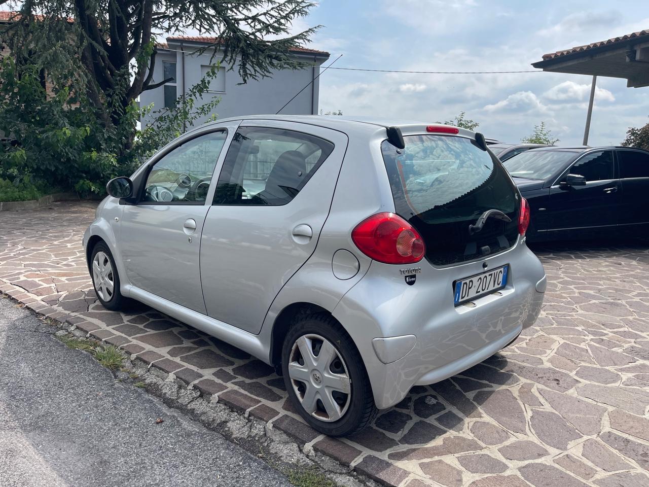 Toyota Aygo 1.4 turbodiesel 5 porte Sol