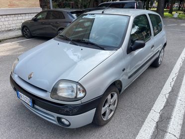 RENAULT CLIO 1.2 BENZINA NEOPATENTATI 183.000.Km