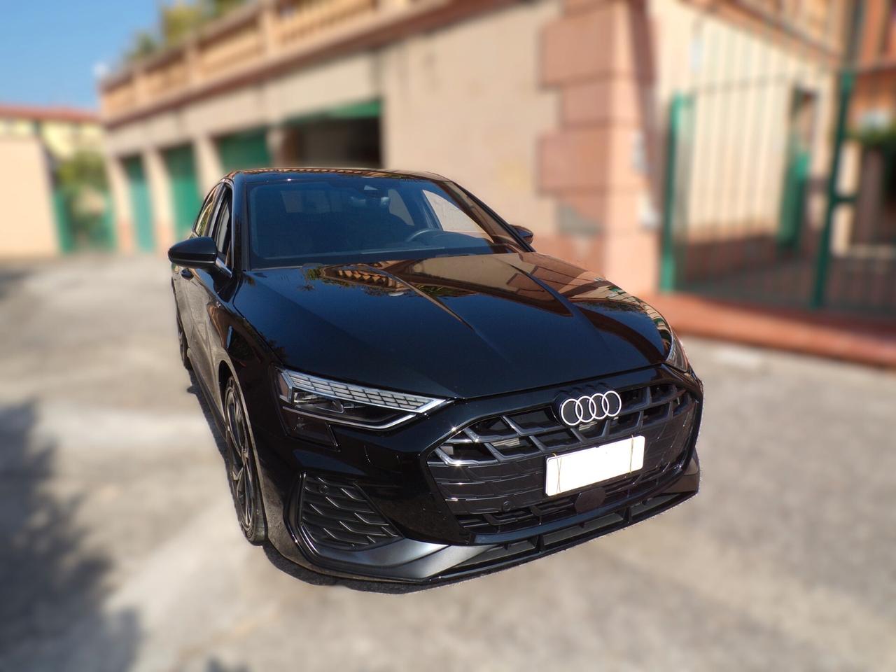 Audi A3 Sedan 1.5 TFSI MHEV S line Edition S-tronic – Fari LED Matrix Navi Pari al Nuovo
