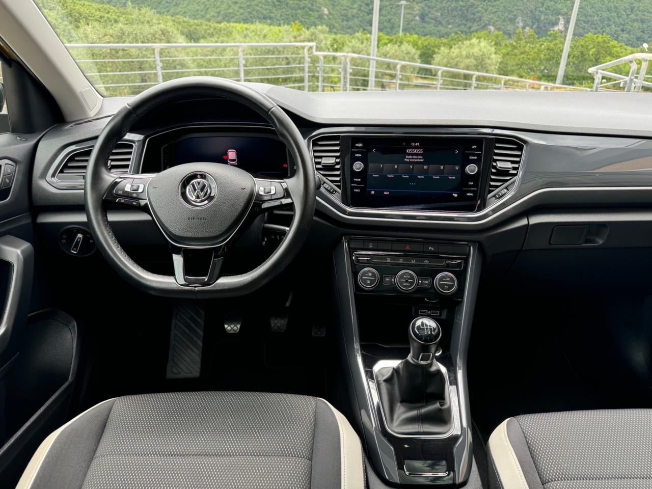 Volkswagen T-Roc 1.6 TDI SCR Advanced BlueMotion Technology R-Line TETTO