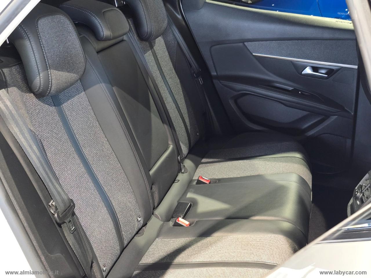 PEUGEOT 3008 BlueHDi 130 S&S Allure