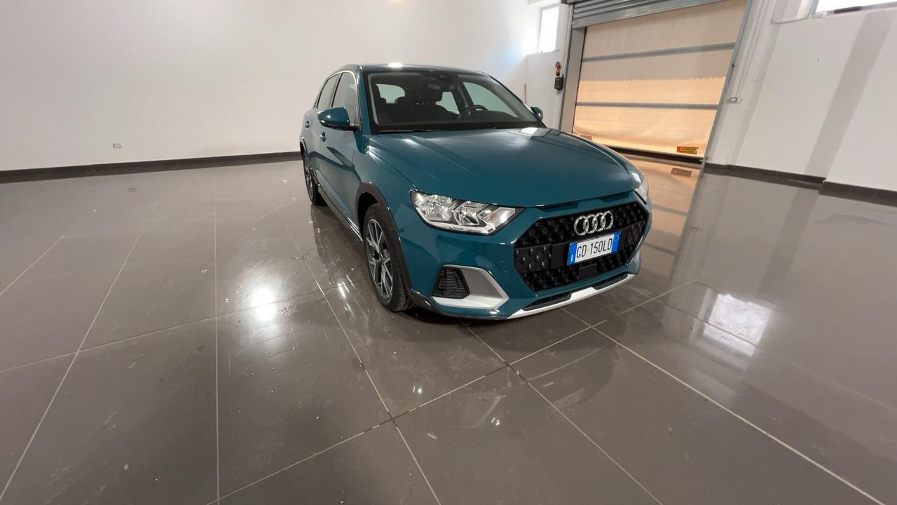 Audi A1 citycarver 30 TFSI S tronic Identity APPLE CAR PLAY NAVI XENON LED CRUISE VIRTUALCOCKPIT