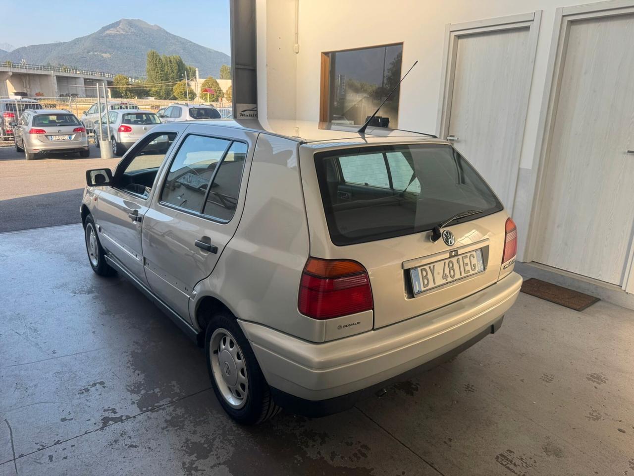 Volkswagen Golf 1.8/90 CV cat aut. 5 porte GL