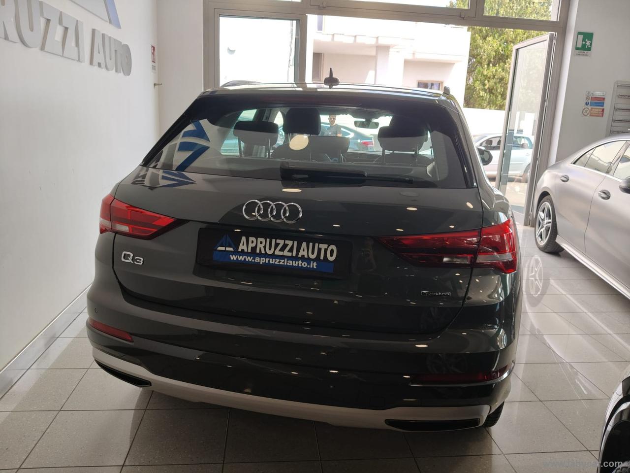 AUDI Q3 40 TDI quattro S tr. Business Adv.