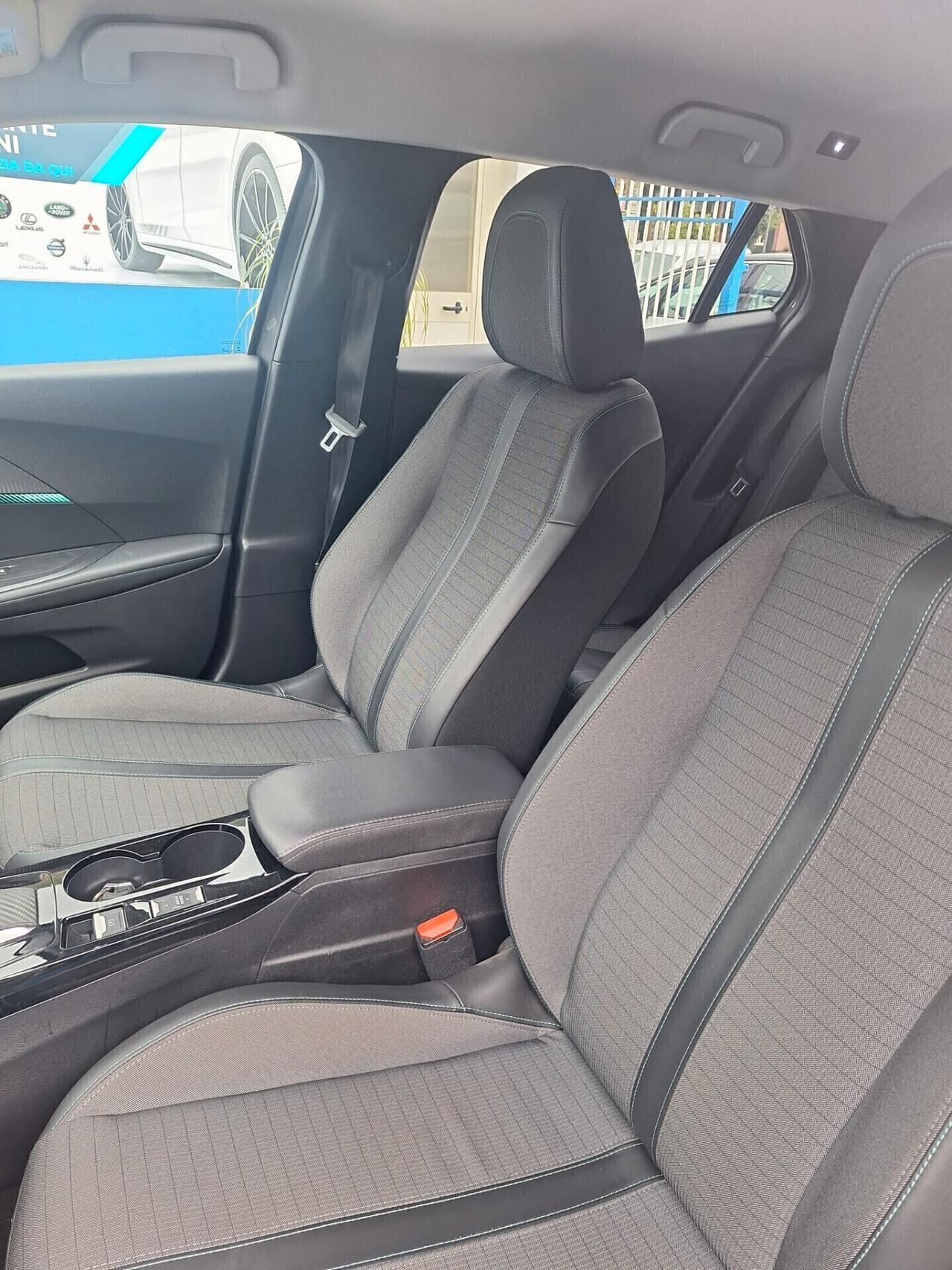 Peugeot 2008 BlueHDi 130 S&S EAT8 Allure Pack
