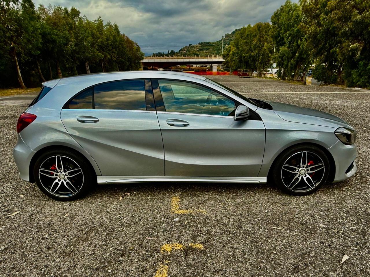 MERCEDES-BENZ A 200 D 136 CV AMG PREMIUM PLUS