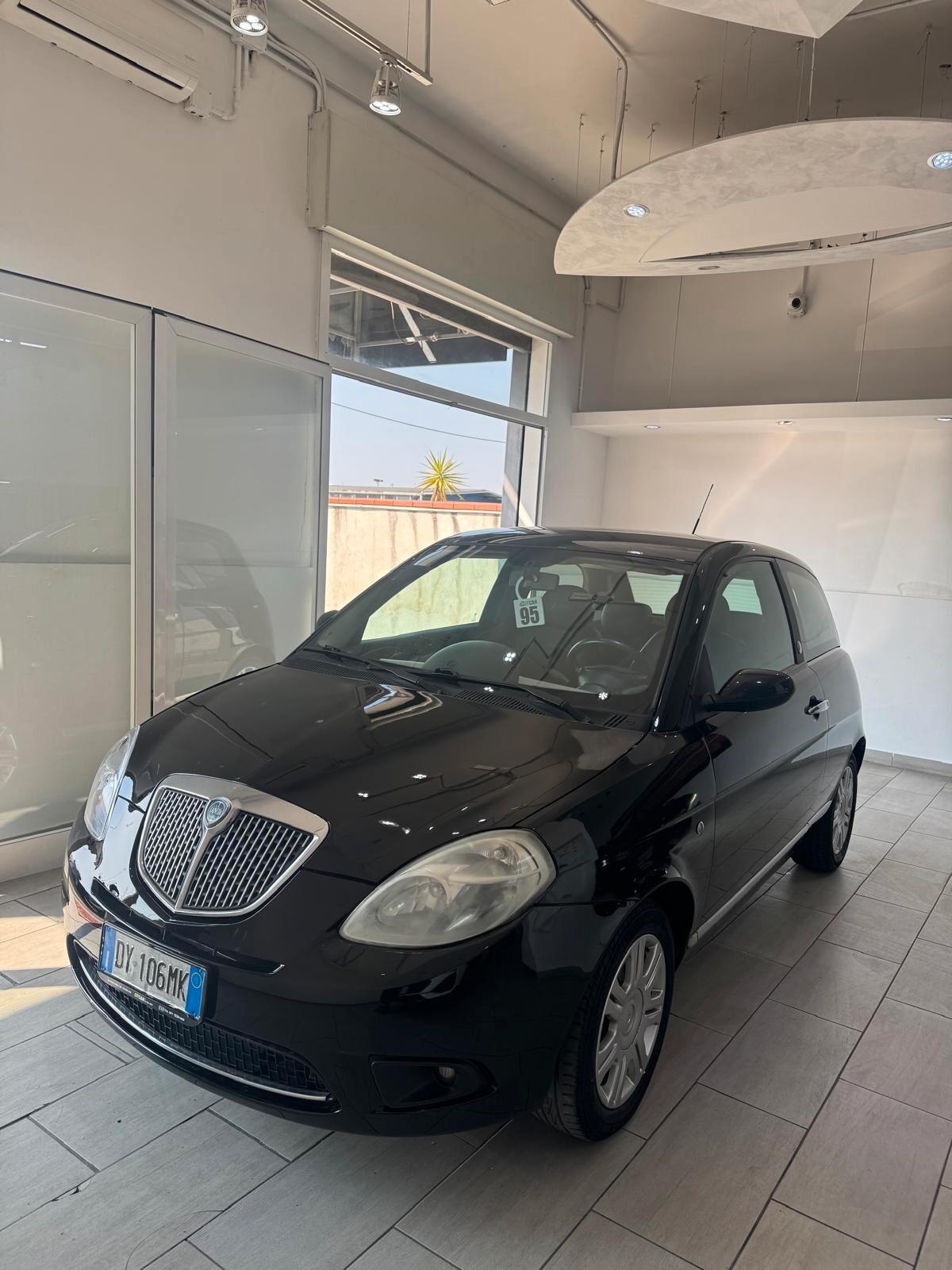 Lancia Ypsilon 1.4 Platino Ecochic GPL