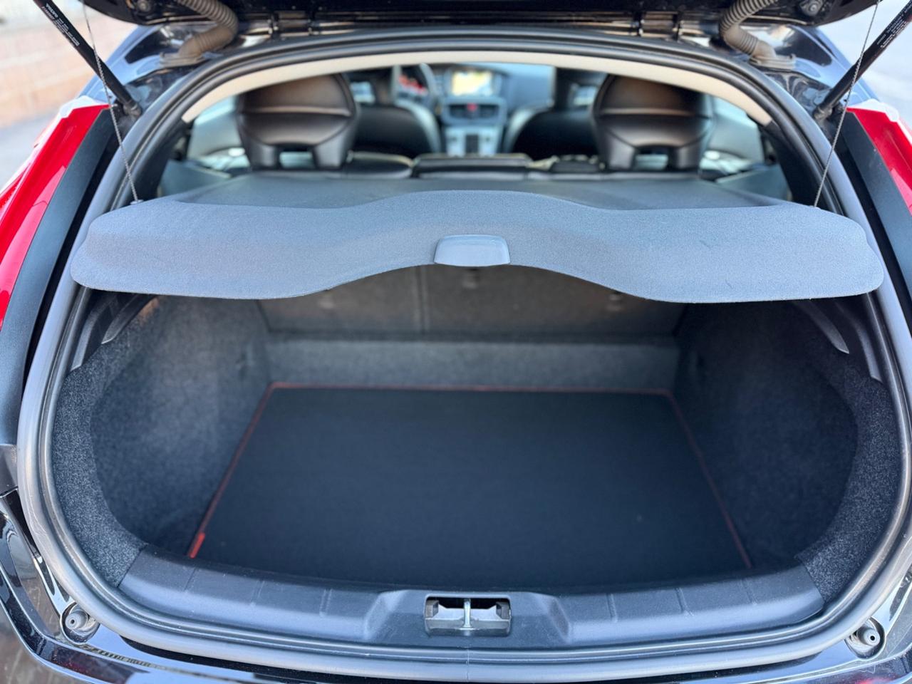 Volvo V40 D2 R-design Momentum