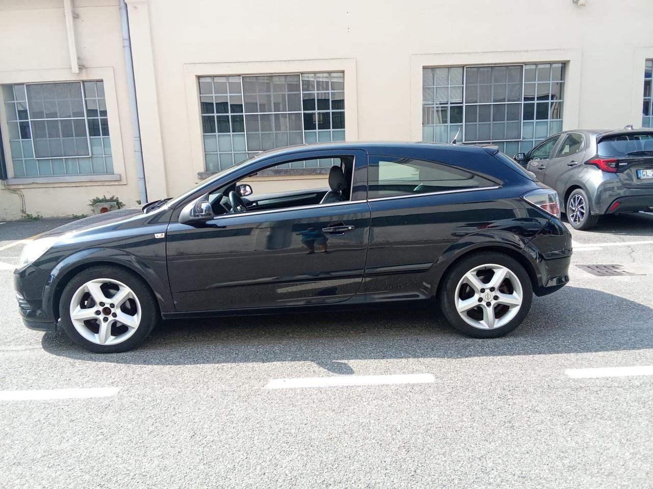 Opel Astra GTC 1.6 16V VVT 3 porte 2009
