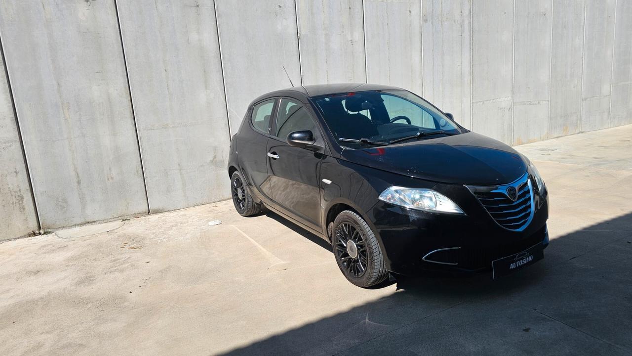 Lancia Ypsilon 0.9 TwinAir 85 CV 5 porte S&S Platinum