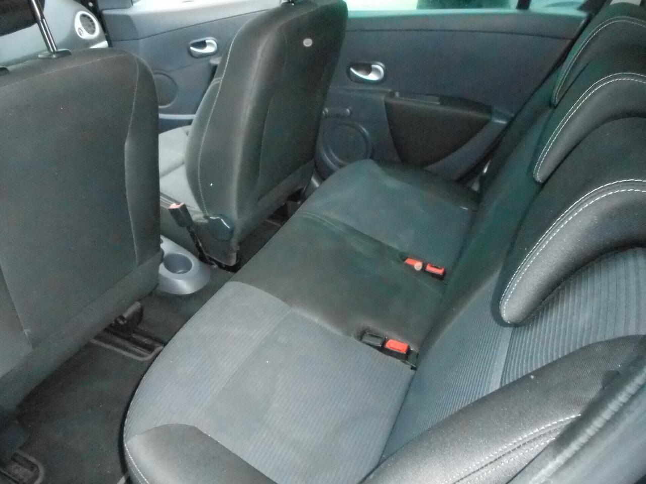 Renault Clio (Unico Proprietario)