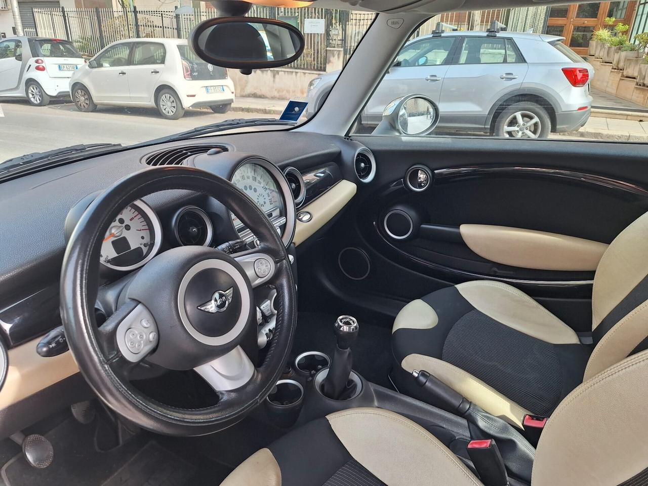 Mini 1.6 16V Abbey Road D