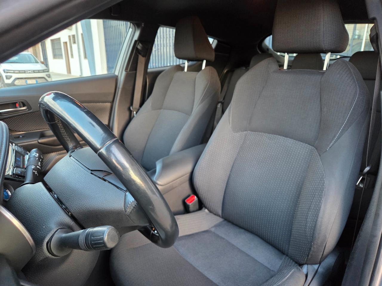Toyota C-HR 1.8 Hybrid E-CVT Active