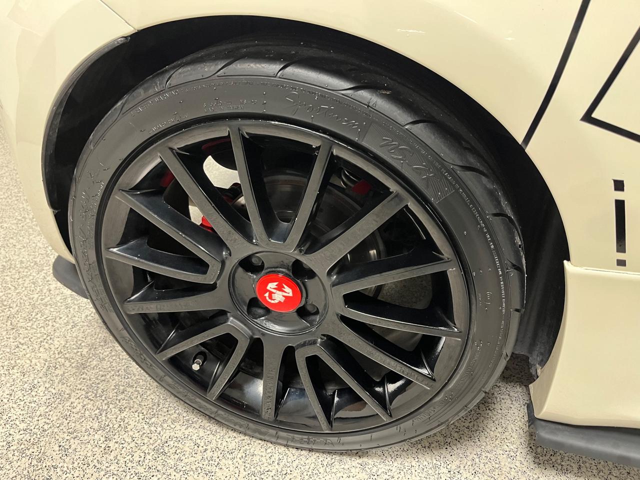 Abarth 500 1.4 Turbo T-Jet 275cv ESSEESSE