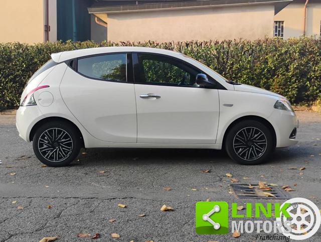 LANCIA Ypsilon 1.2 69 CV 5 porte Gold