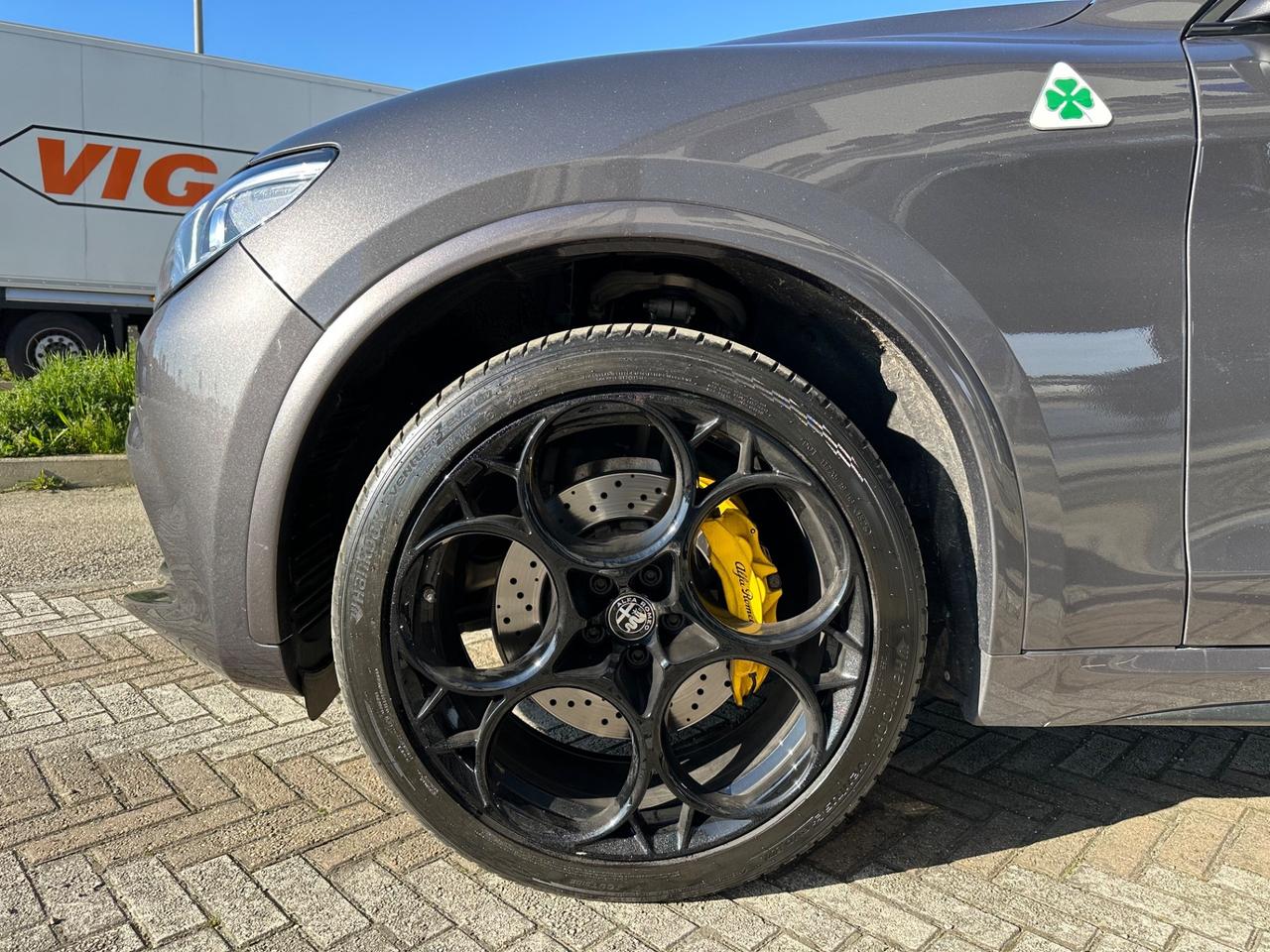 Alfa Romeo Stelvio 2.9 Bi-Turbo V6 510 CV AT8 QUADRIFOGLIO VERDE TETTO + AKRAPOVIC