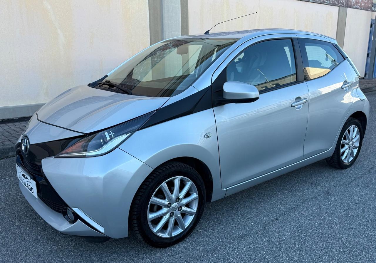 Toyota Aygo 1.0 VVT-i 69 CV 5 porte x-play MMT