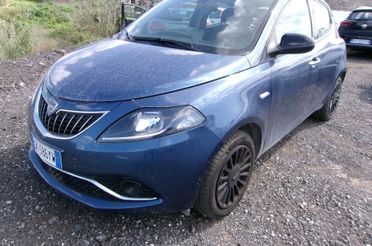 Lancia Ypsilon 1.0 70 cv 5 porte S&S Hybrid Silver 2022