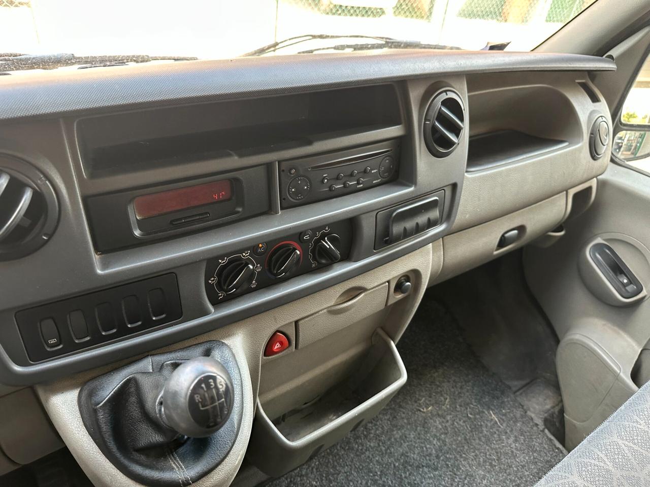 Renault Master 2.5 DCI (12 RATE)