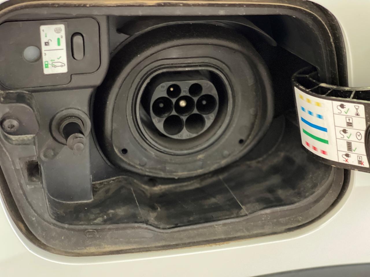 Renault Captur Plug-in Hybrid 160 CV Intens solo 8700km