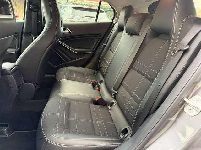 Mercedes-Benz GLA 180 GLA-X156 180d (cdi) Sport auto