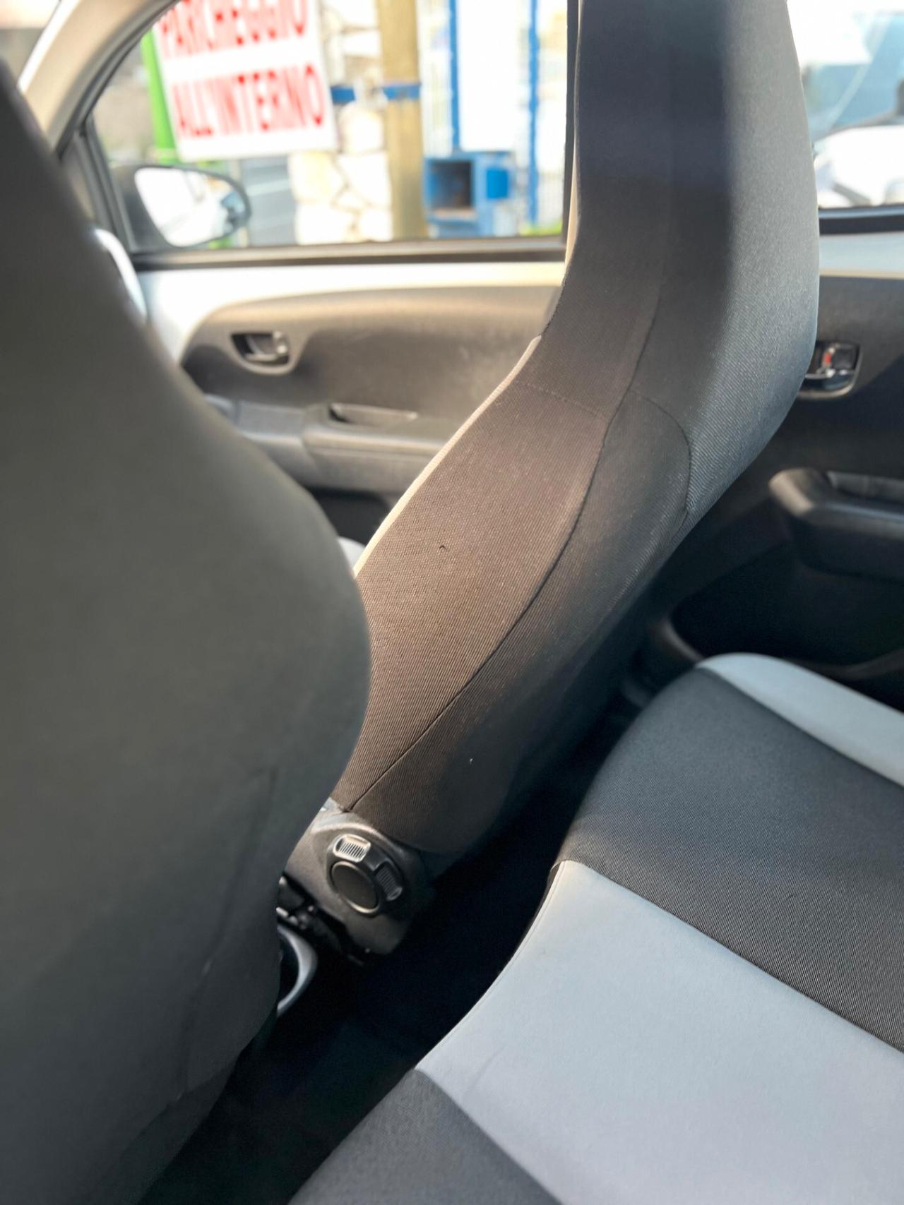 Toyota Aygo 1.0 VVT-i 69 CV 5 porte x-wave MMT