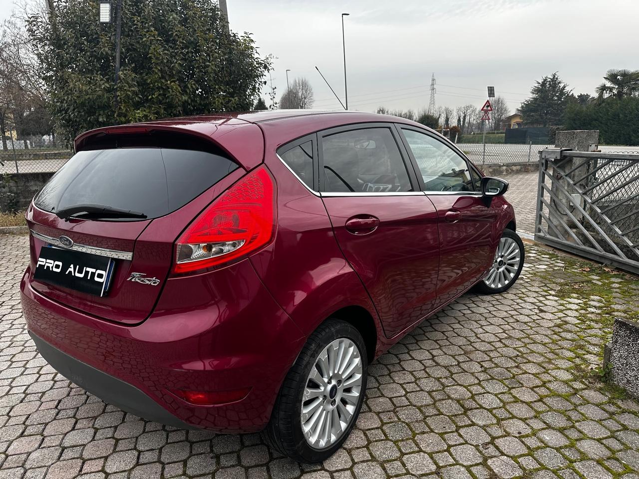 Ford Fiesta 1.4 5 porte Bz.- GPL Titanium