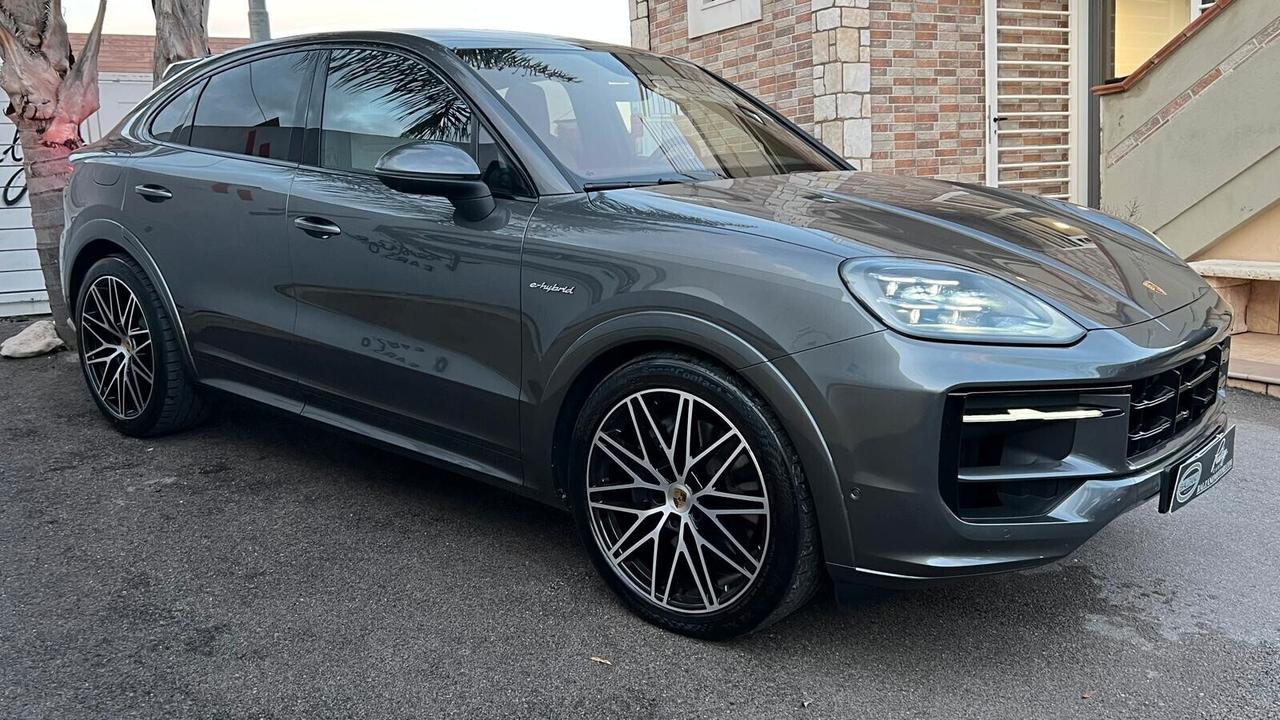 PORSCHE CAYENNE COUPÉ 3.0 V6 E-HYBRID 2024 STRAFULL