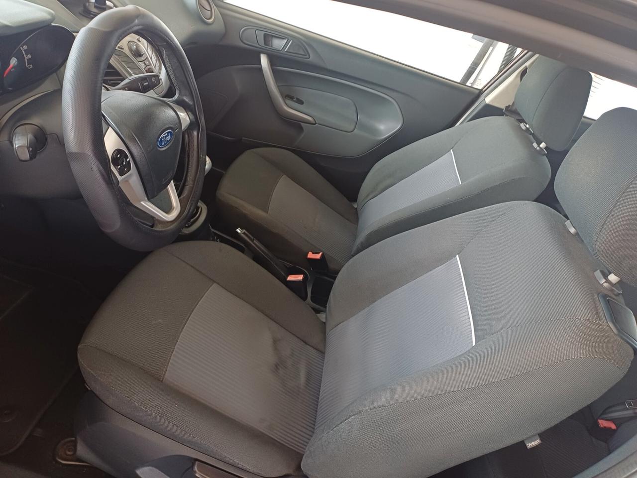 Ford Fiesta 1.4 TDCi 70CV 3 porte Titanium 2012