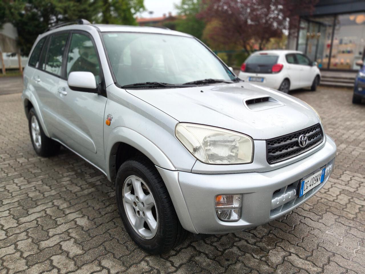 Toyota RAV 4 2.0 D-4D 5p Sol + Gancio