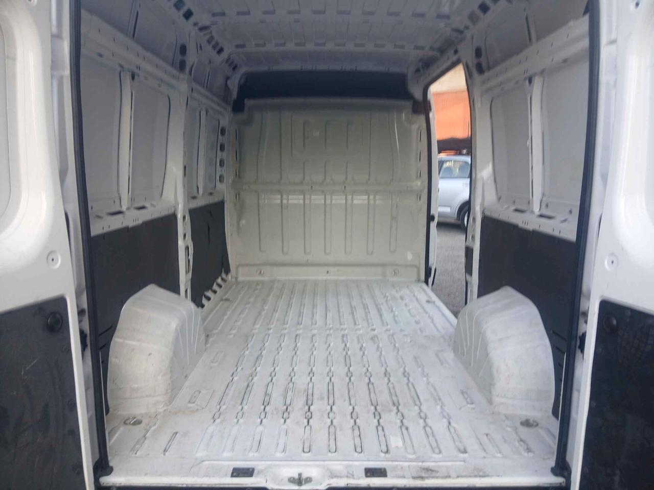 Peugeot Boxer 330 2.2 BlueHDi 140 S&S PC-TN Furgone