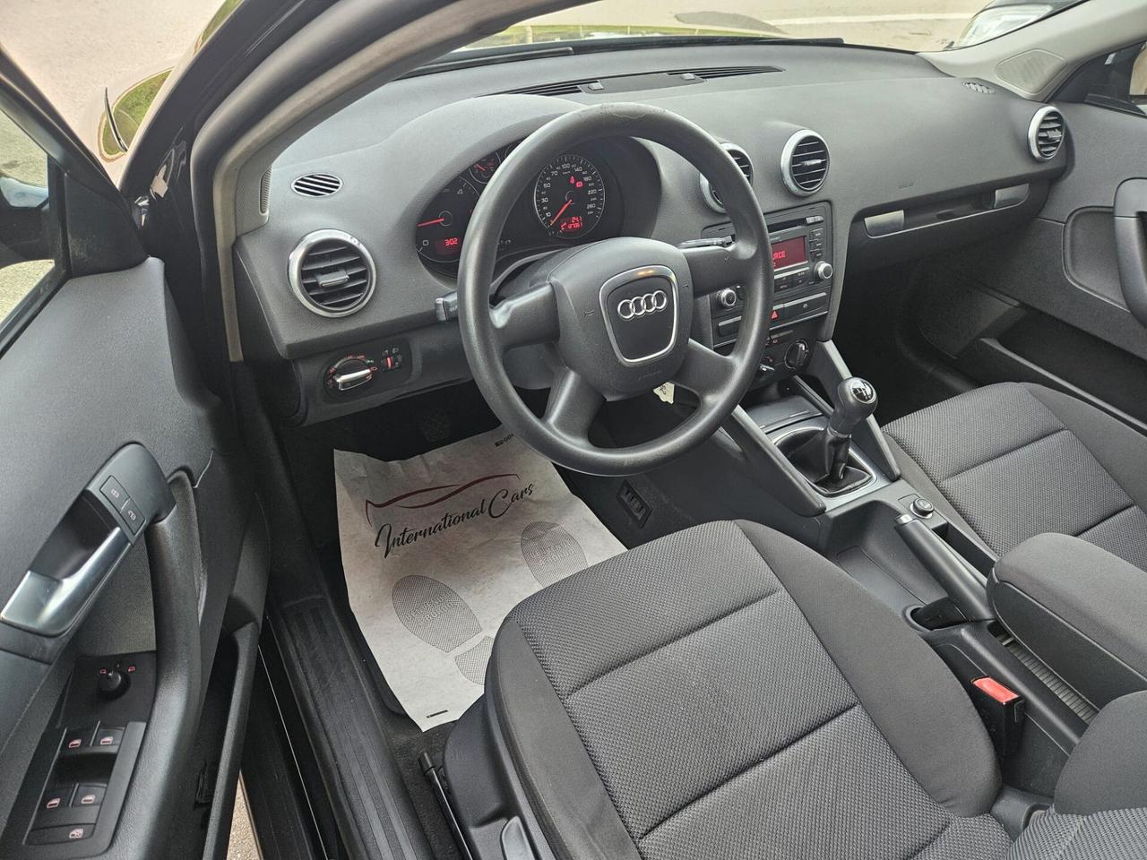 Audi A3 SPB 1.6 TDI 90 CV Attraction